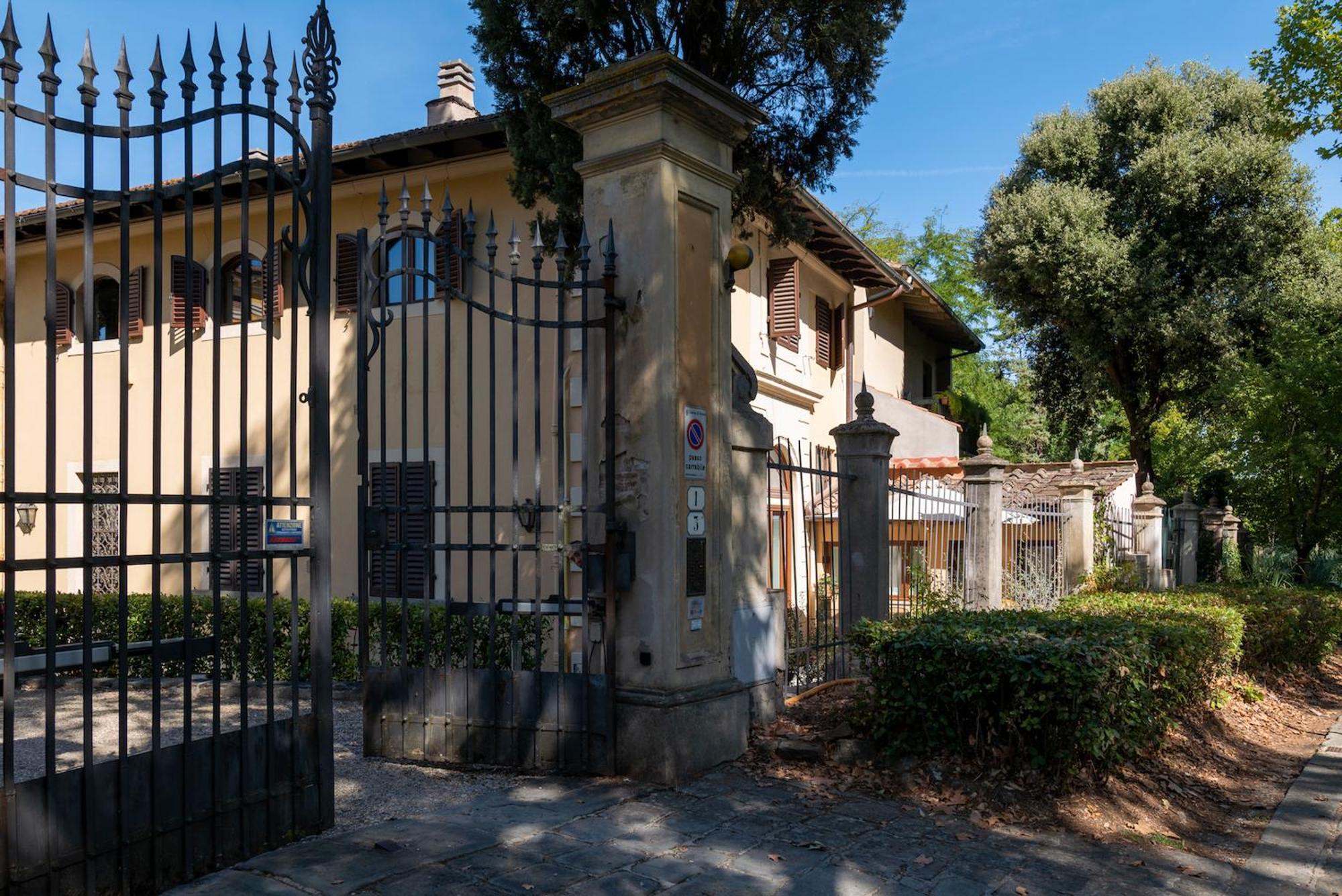 Machiavelli Apartment con Patio e Parcheggio by Firenze Prestige Esterno foto